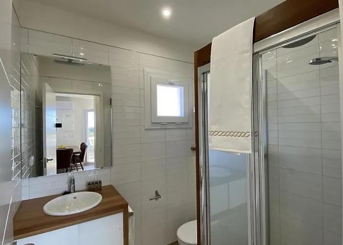 Selwo - Animal Park Tickets Included מלון