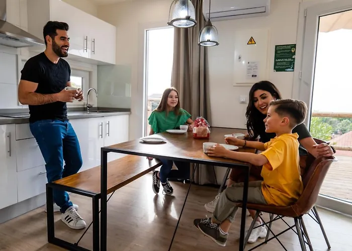 Selwo - Animal Park Tickets Included מלון